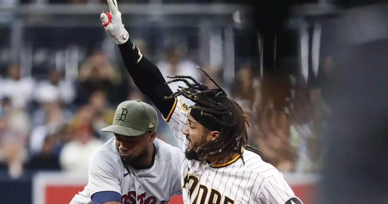 Padres continue reeling, lose series opener to Red Sox