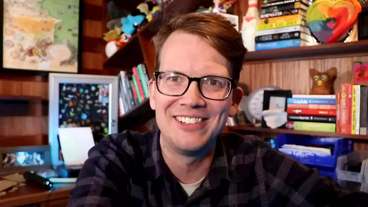 YouTuber Hank Green reveals he has cancer