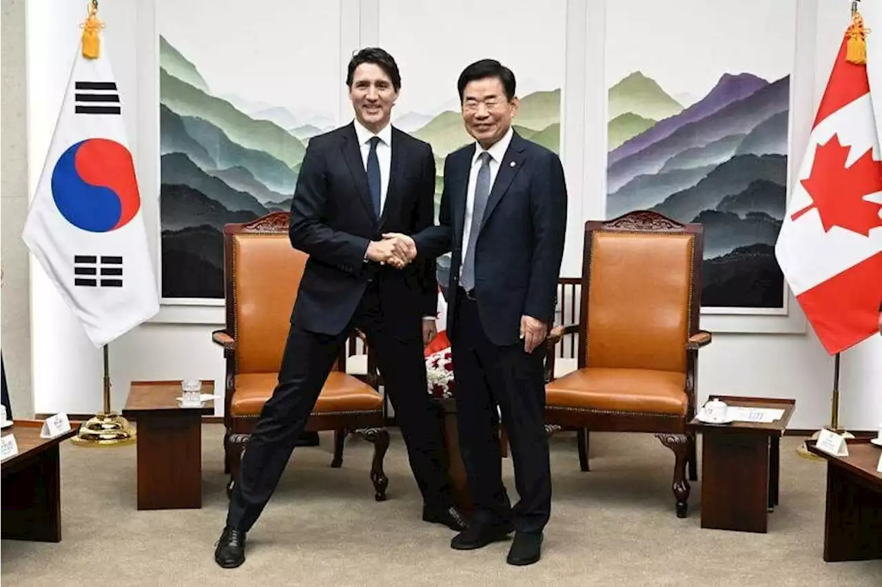 Canadian PM Trudeau’s ‘manner legs’ pose steals limelight during visit in South Korea