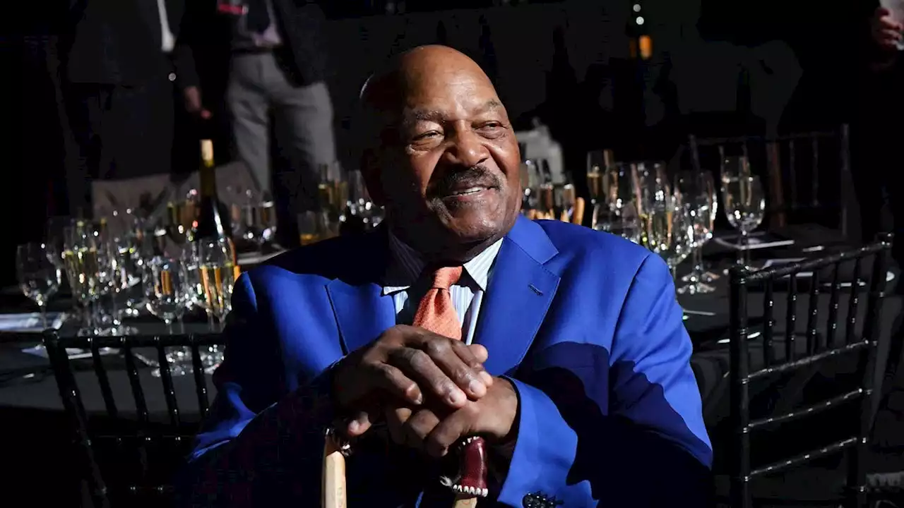 R.I.P. Jim Brown, legendary running back, actor, and activist