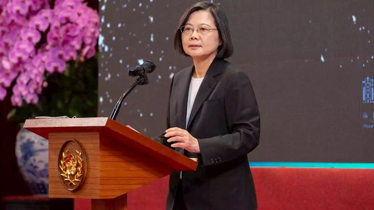 Taiwan vows to keep 'status quo' on cross-strait relations