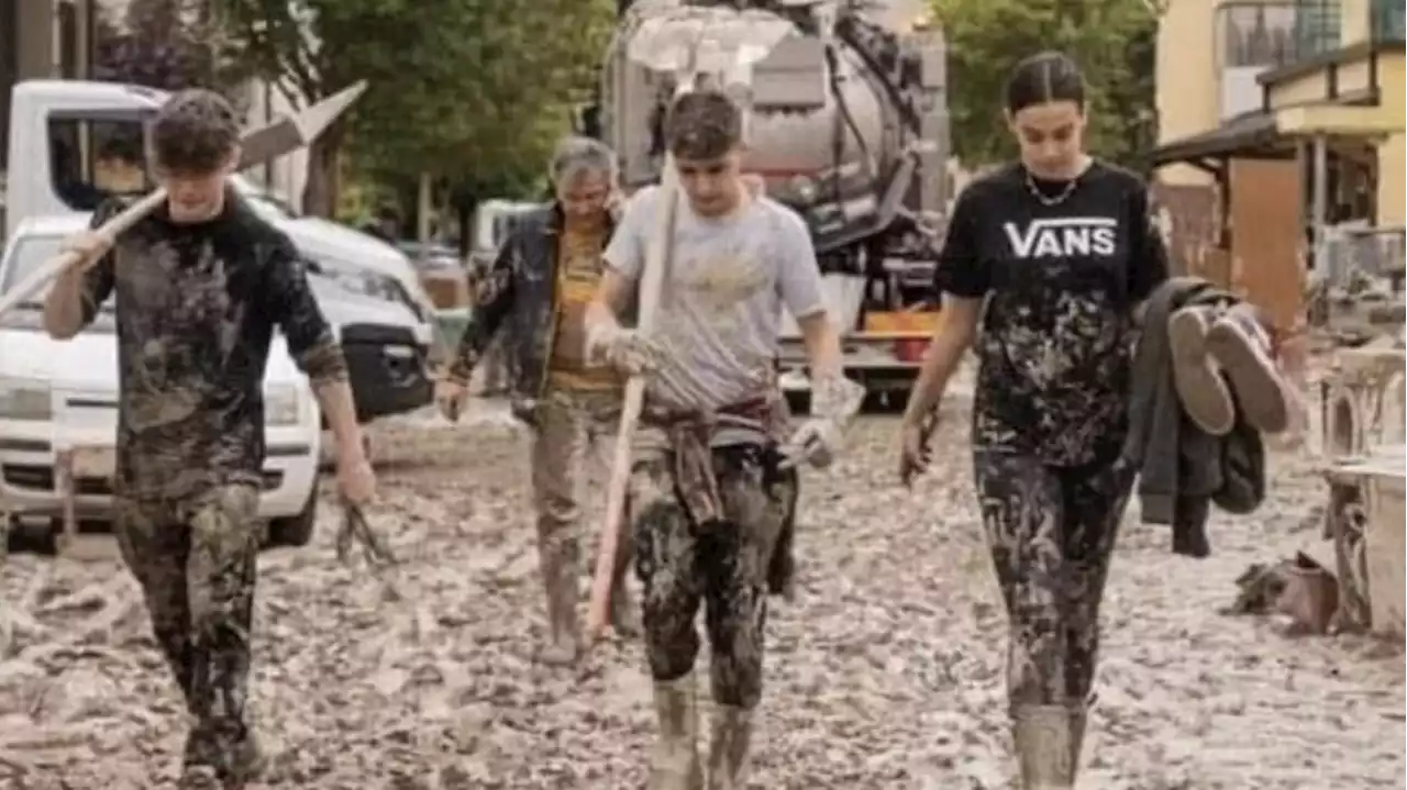 Gianni Morandi, l’alluvione e la forza dell'Emilia Romagna: «La gente di qui fa le cose per bene e belle»