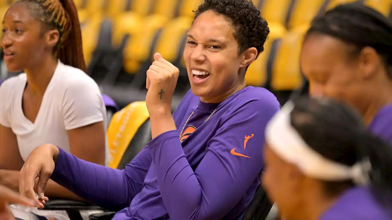 Brittney Griner makes emotional return to WNBA as Mercury open season vs. Sparks