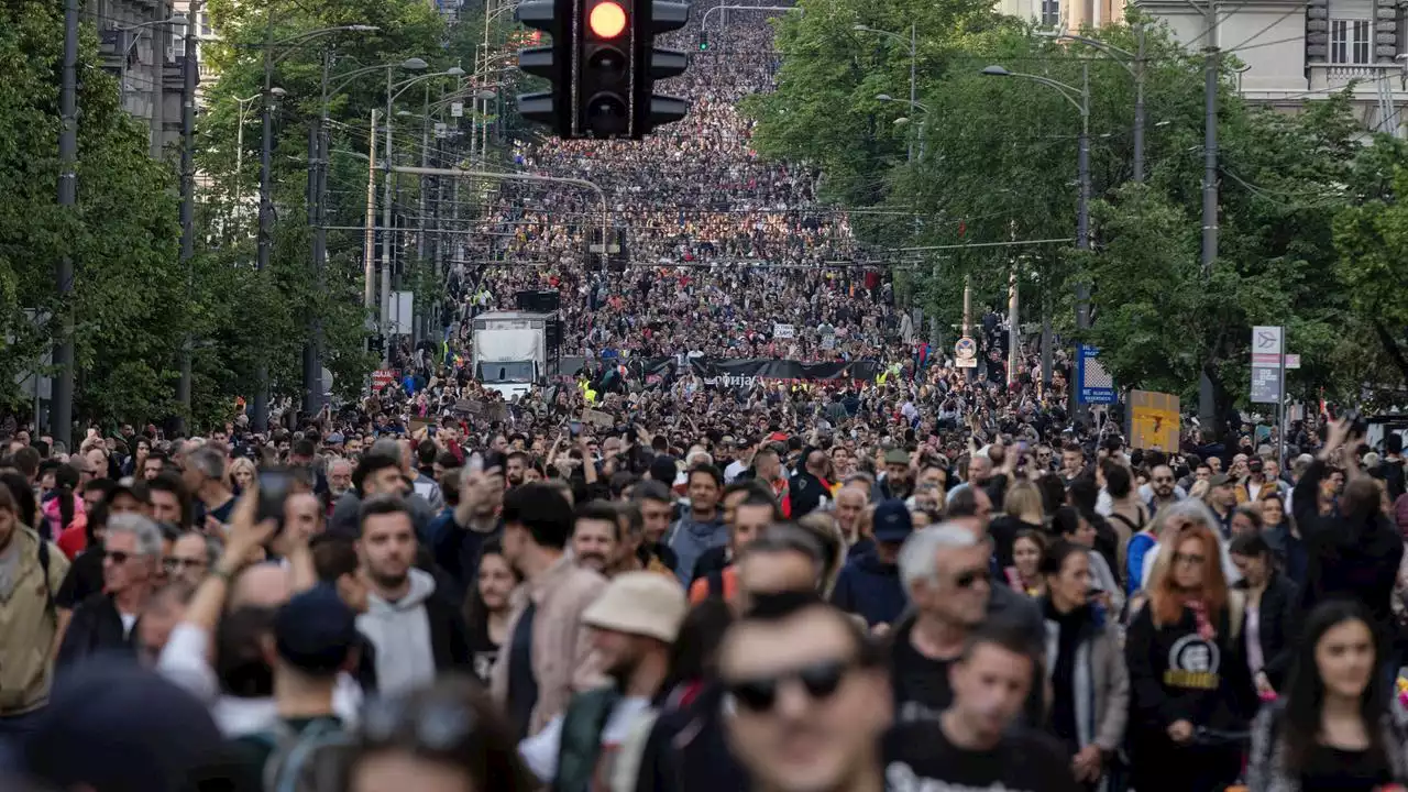 Serbien: Erneuter Massenprotest gegen Waffengewalt