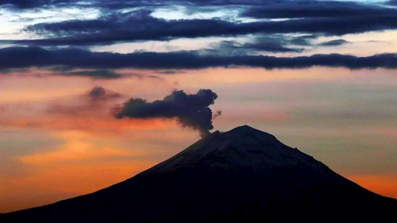 Volcanic ash from Popocatepetl temporarily shuts down Mexico City airports