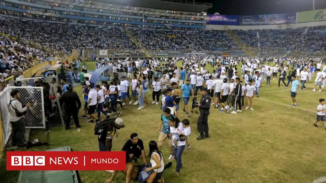 Al menos 12 personas mueren en una estampida en un estadio en El Salvador - BBC News Mundo