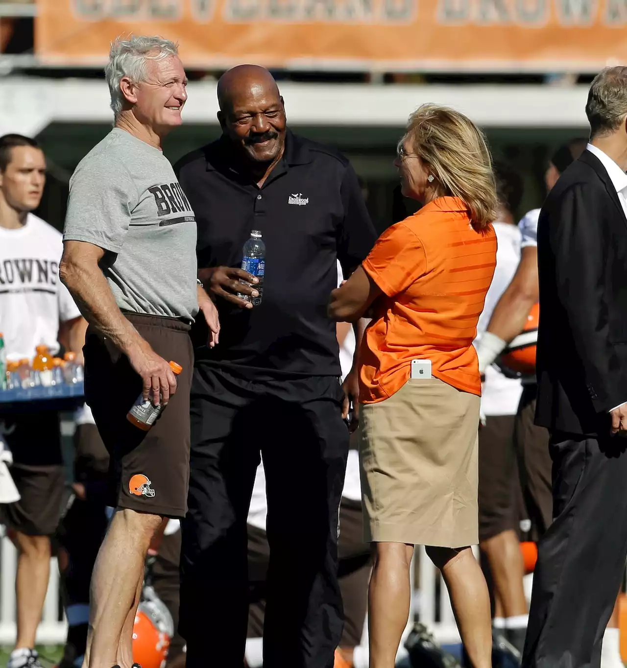 Exclusive: Jimmy and Dee Haslam reveal their 1st move with Jim Brown when they bought the team; plans to memorialize him