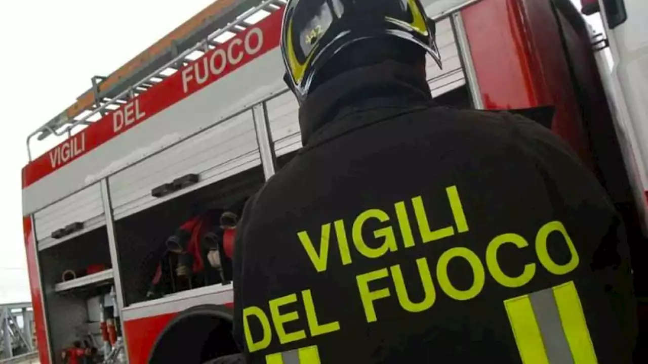 Turbigo, incidente frontale tra due auto: morti un diciottenne e una 24enne. Ferito un terzo giovane