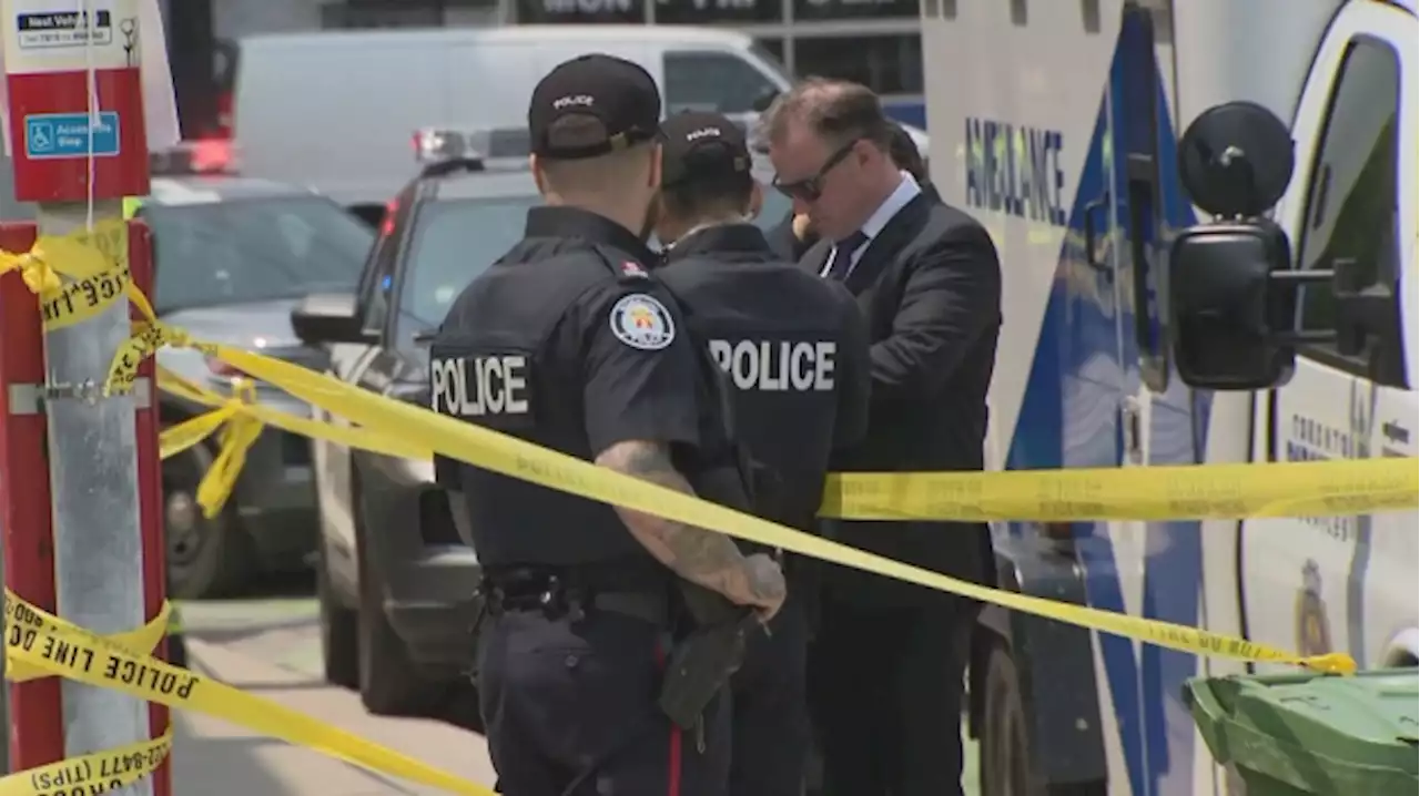 Man in custody after woman with 'signs of serious injuries' dies in downtown Toronto