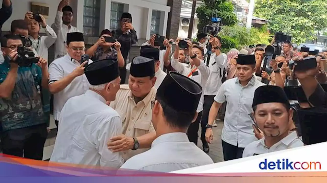 Kunjungi PP Tebuireng Jombang, Prabowo Bantah Minta Restu Nyapres