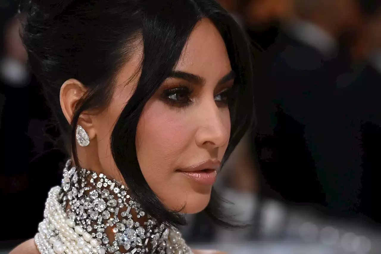 Kim Kardashian se confie sur les défis de la maternité : 'Des nuits où je pleure jusqu'à m'endormir' Grazia