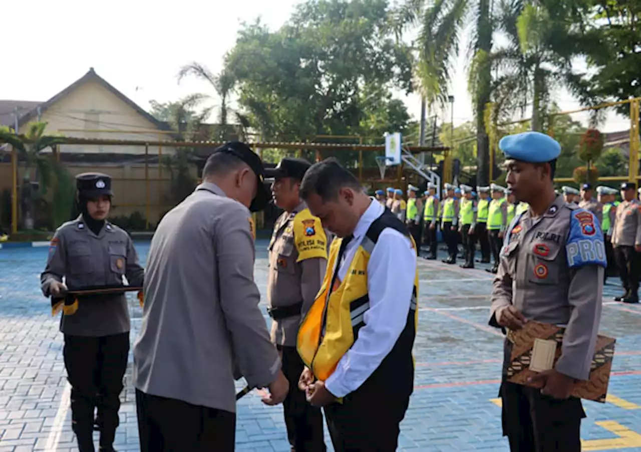 1.780 Personel Polisi RW Siap Tampung Curhatan Warga