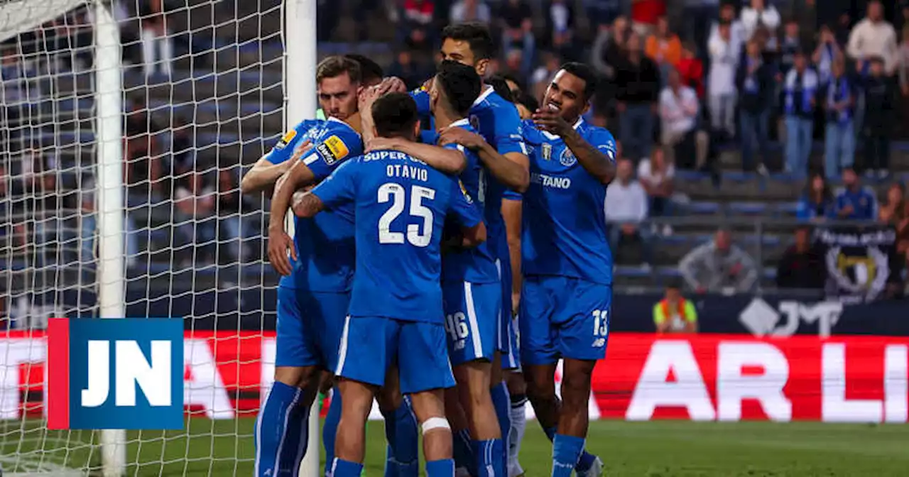 F. C. Porto vence Famalicão com ″póquer″ de Taremi e pressiona Benfica