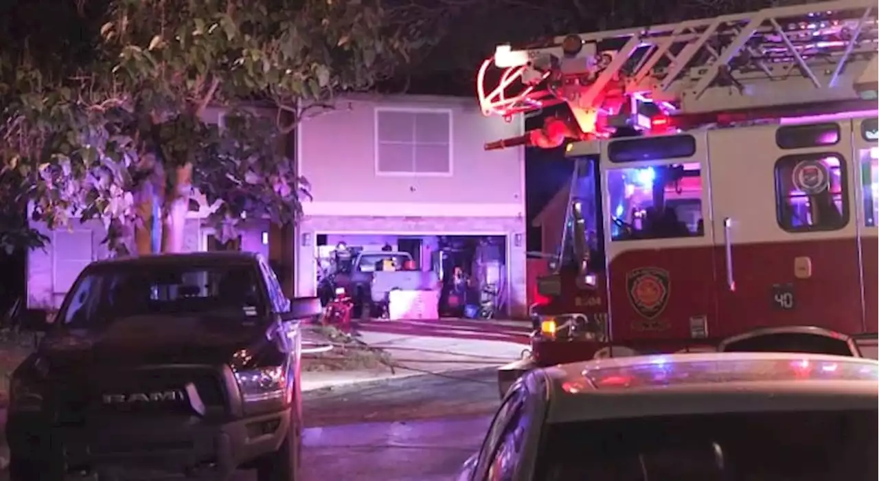 3 people, 3 pets safe after overnight house fire, SAFD says