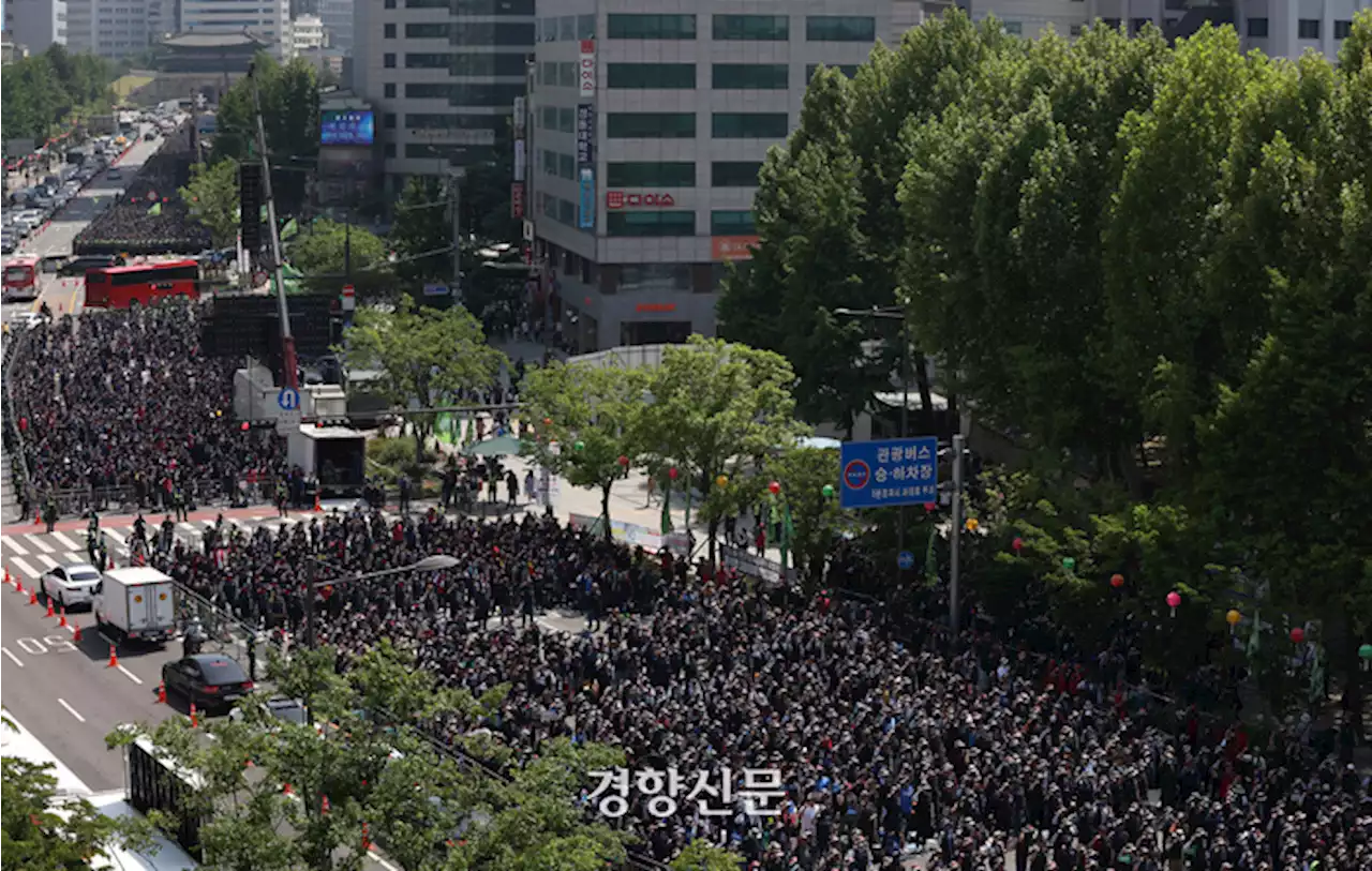 노조 때리던 정부·여당, 집회·시위 자유까지 제한하나