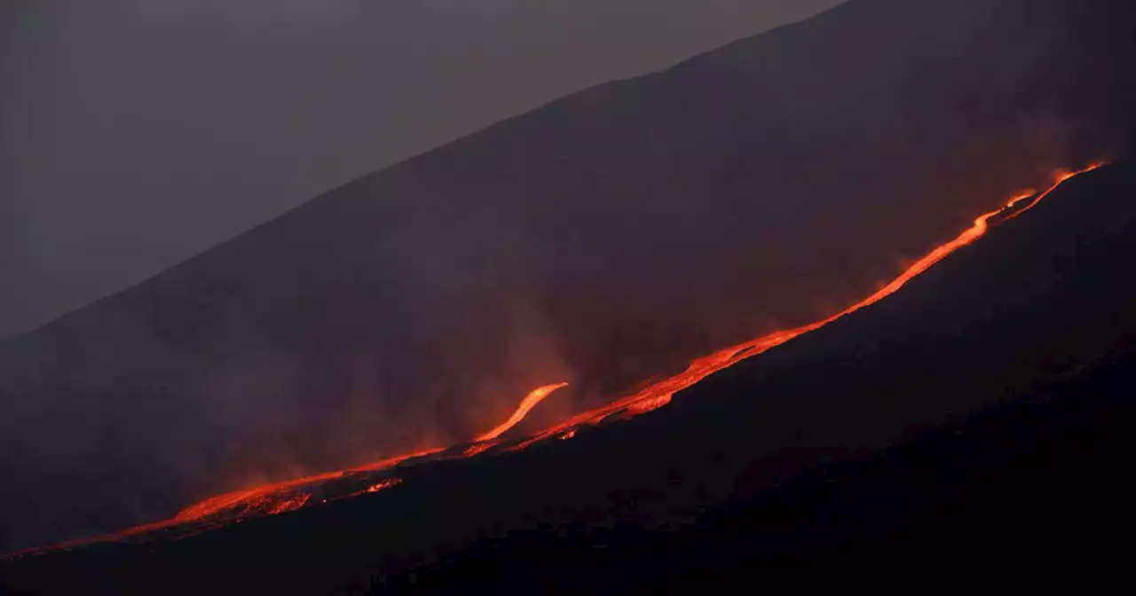 En Sicile, les cendres et fumées de l’Etna font fermer l’aéroport de Catane