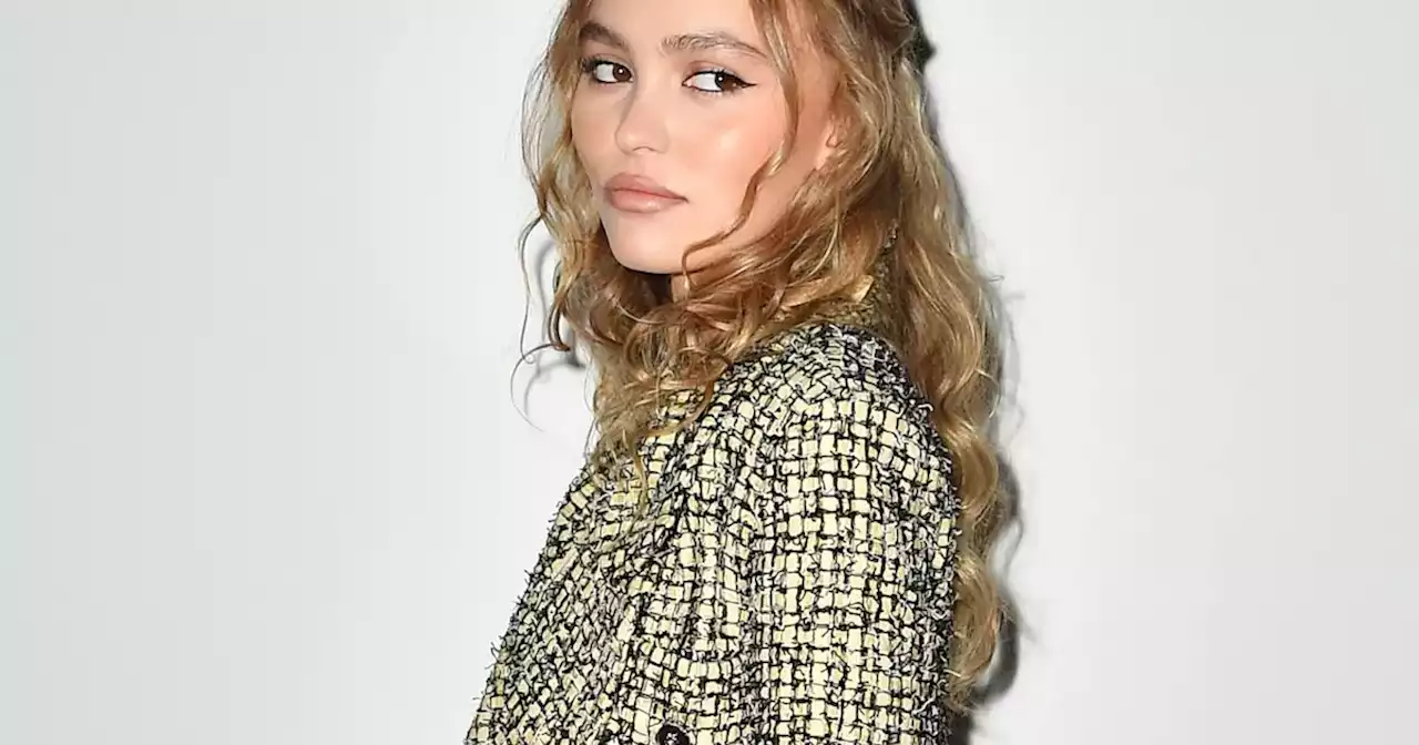 La photo du baiser passionné entre Lily-Rose Depp et son «crush», la rappeuse 070 Shake