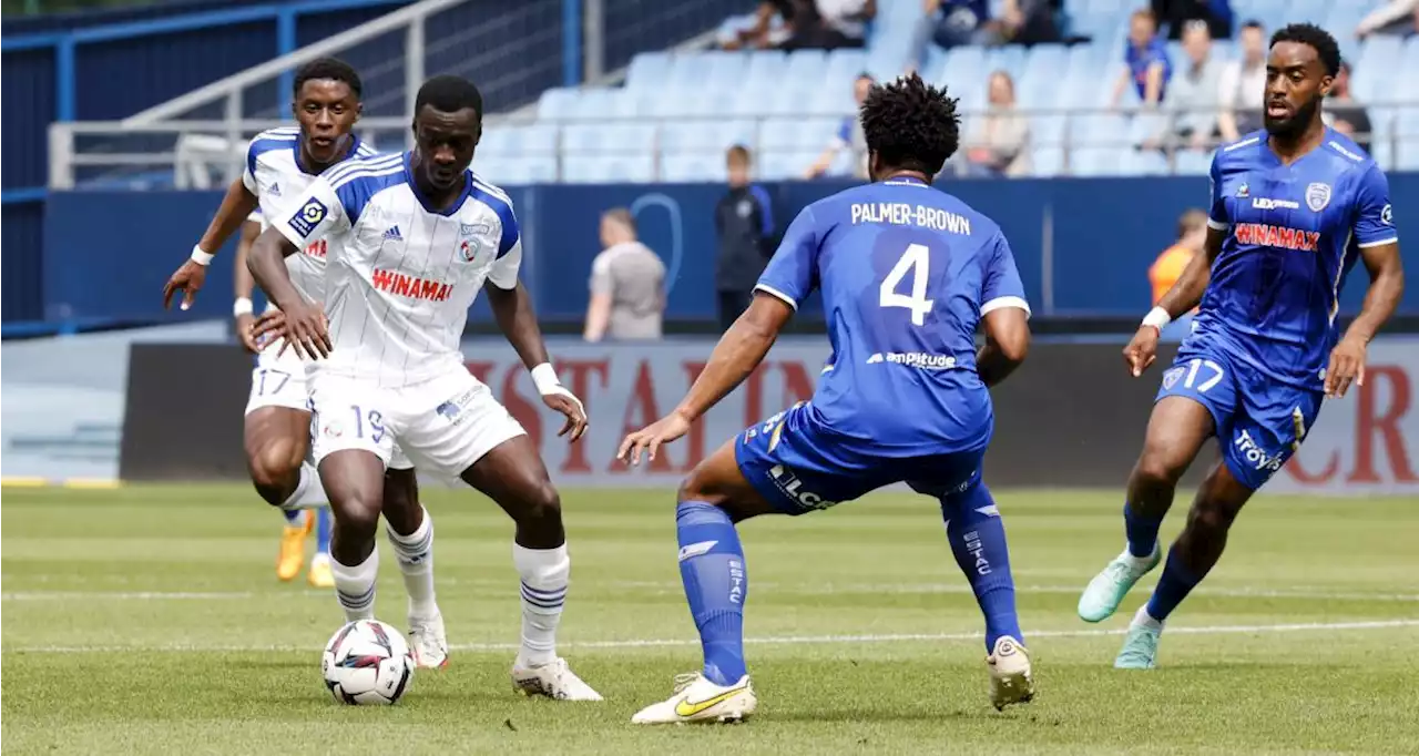 Strasbourg file vers le maintien, Reims devant, des buts à Brest... Les scores de Ligue 1 à la pause !