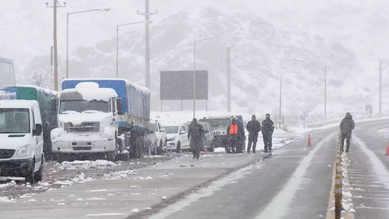 Cierran el paso fronterizo Cristo Redentor en Mendoza por nevadas | En el límite con Chile