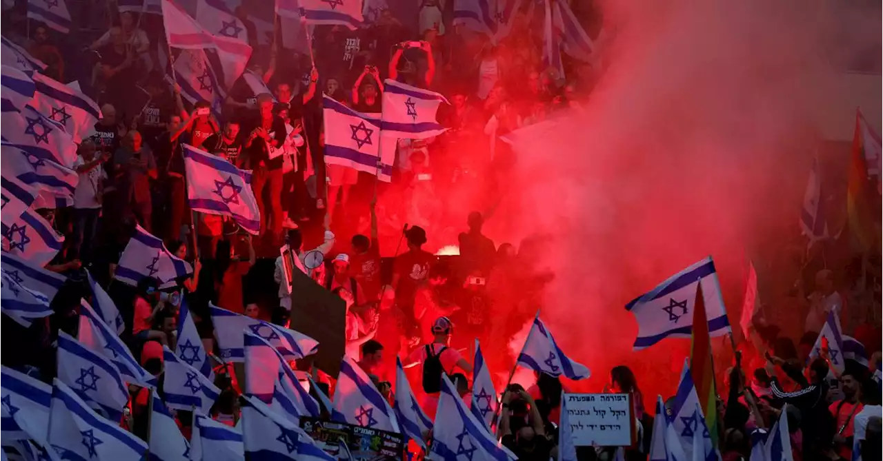 Tens of thousands protest against planned Israeli judicial overhaul