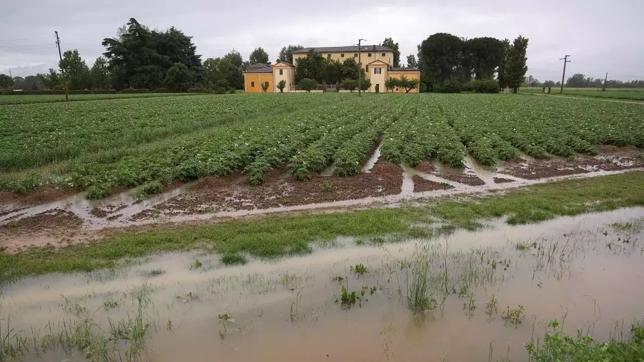 Italie: les inondations risquent de provoquer une catastrophe économique et alimentaire