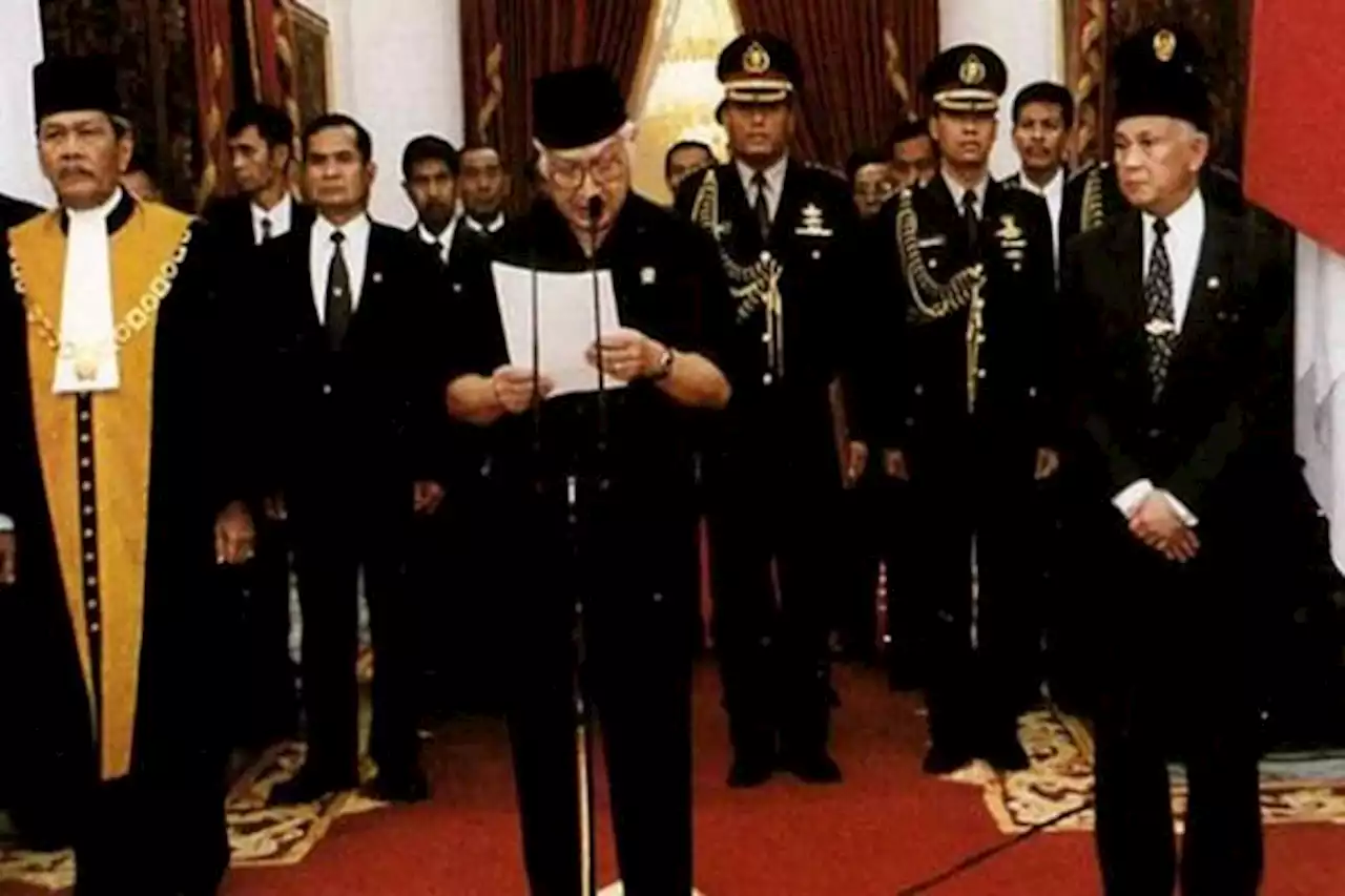 25 Tahun Reformasi, Hari Ini Rezim Orde Baru Presiden Soeharto Jatuh