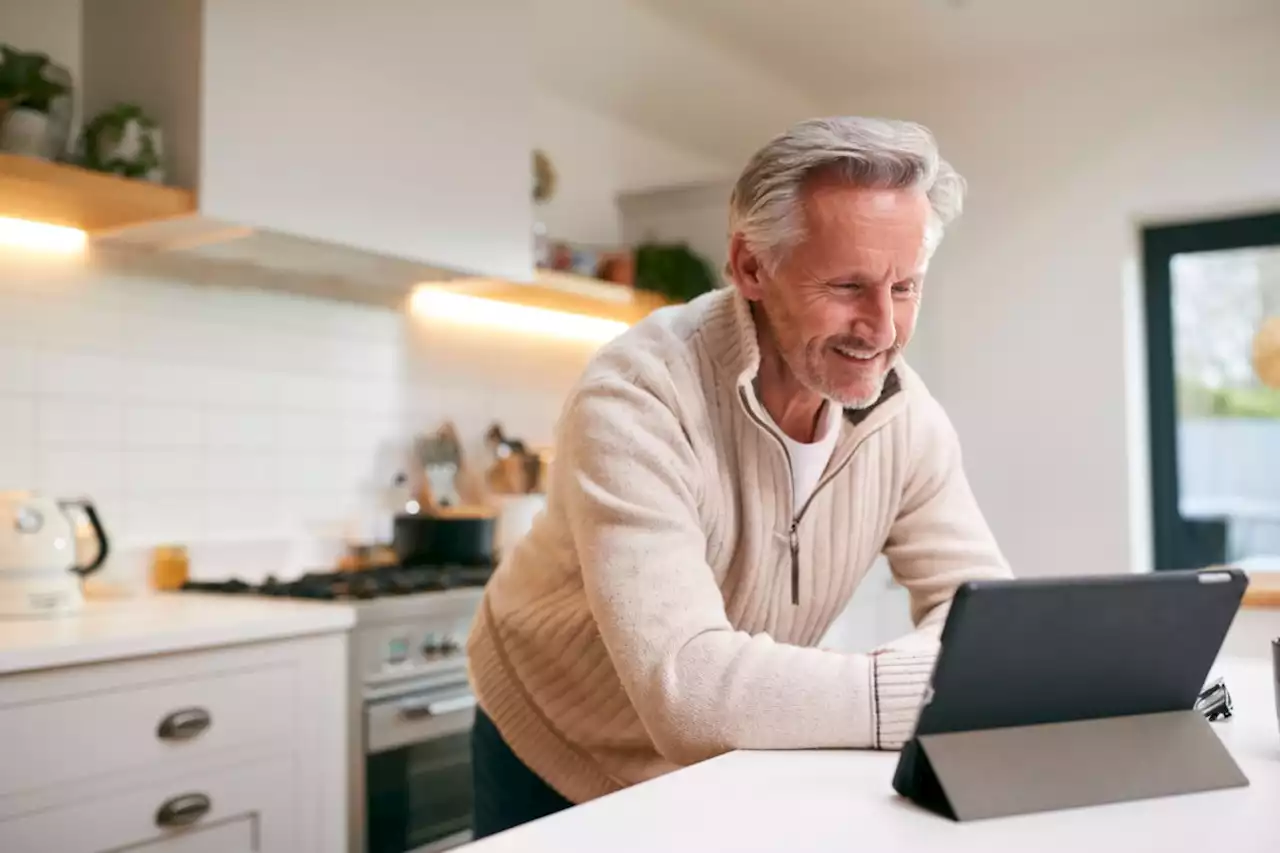 Top jobs (and their salaries) retirees can do from home to earn extra cash