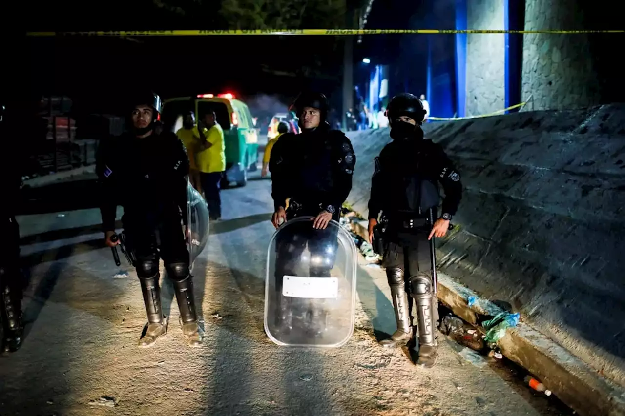 Tragedia en el fútbol de El Salvador: nueve muertos tras una estampida en un estadio