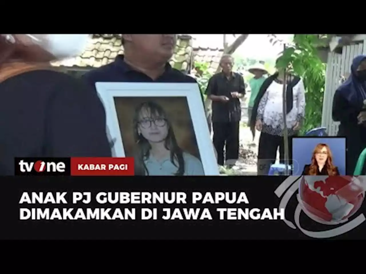 Anak Pejabat Gubernur Papua Dimakamkan di Jawa Tengah - tvOne