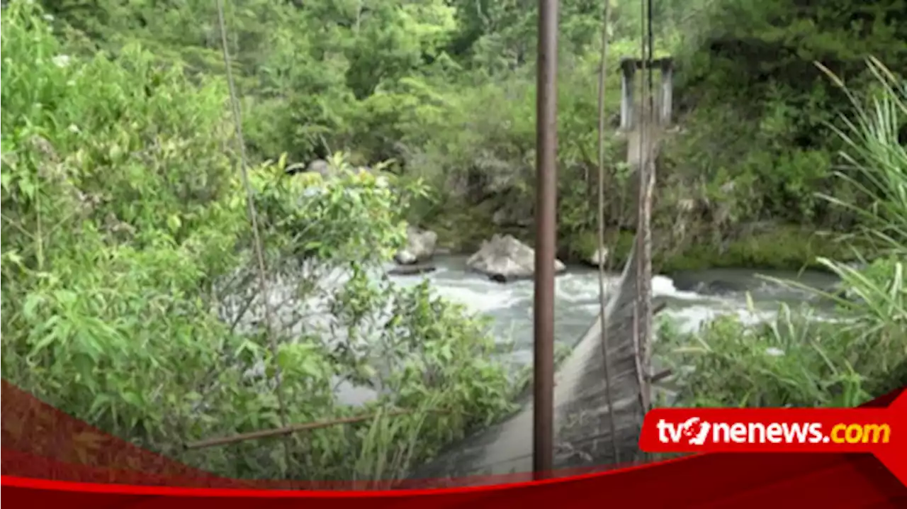 Nahas! Rombongan Iring-Iringan Pengantin Jatuh ke Sungai Beraliran Deras, Saat Melewati Jembatan Gantung yang Tiba-Tiba Putus