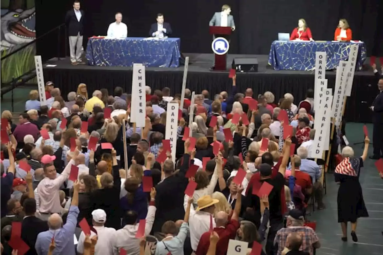 South Carolina Republicans hear pitches from 2024 candidates, reelect state party chairman