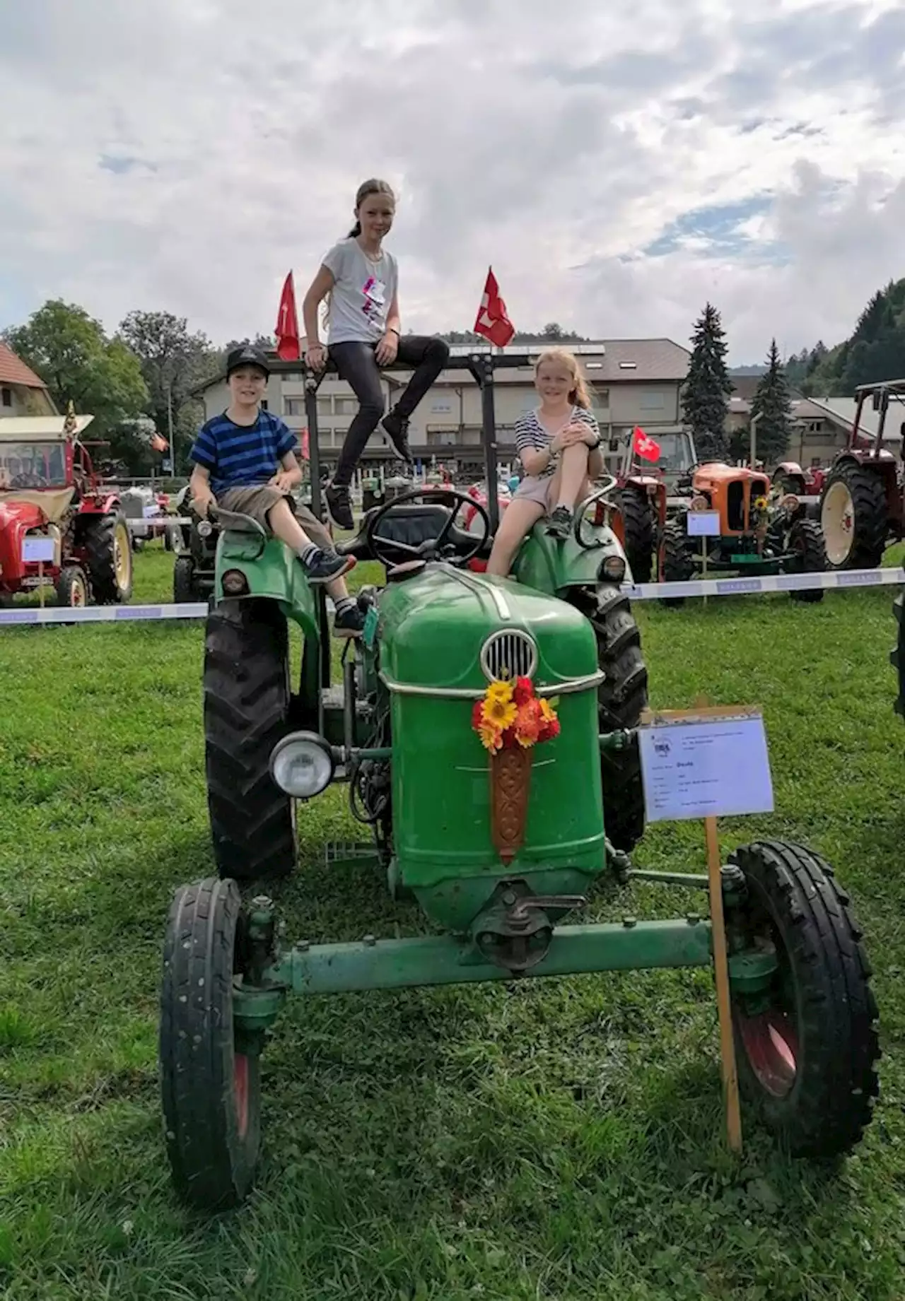 Auch die Grosskinder sind stolz auf ihren Oldtimer - bauernzeitung.ch