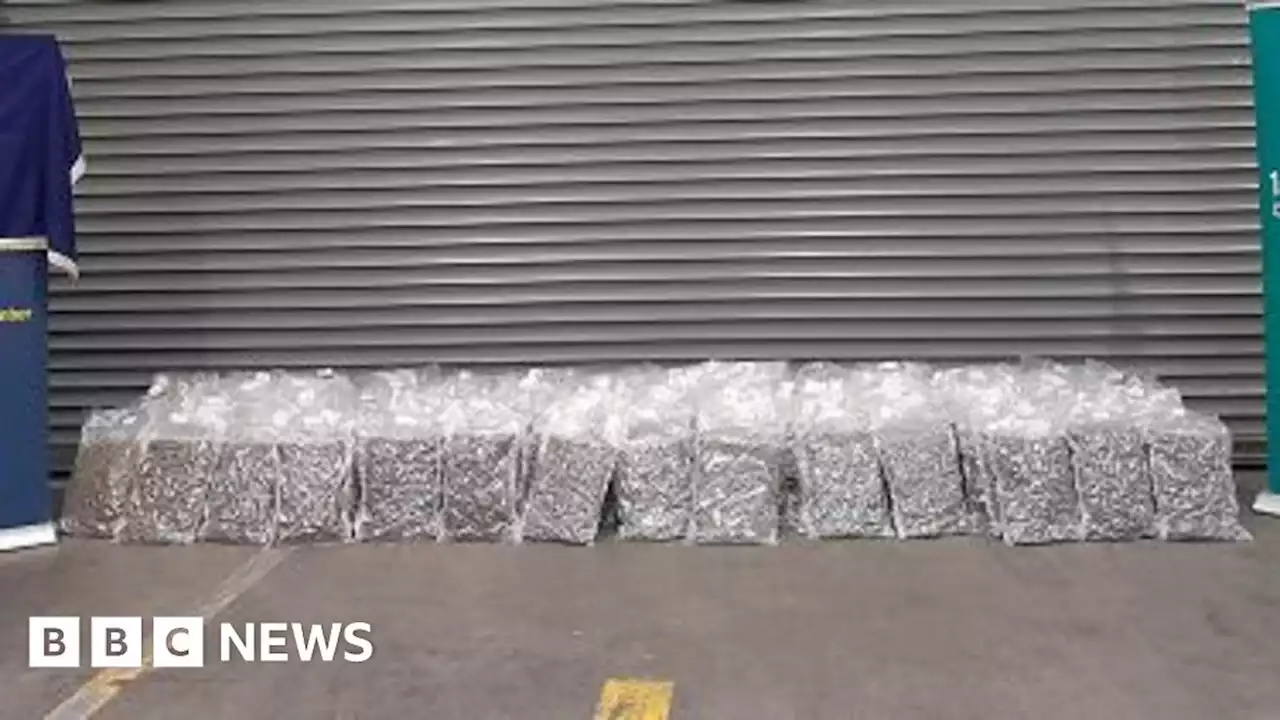 Dublin: Garda seize €2,840,000 of cannabis at port