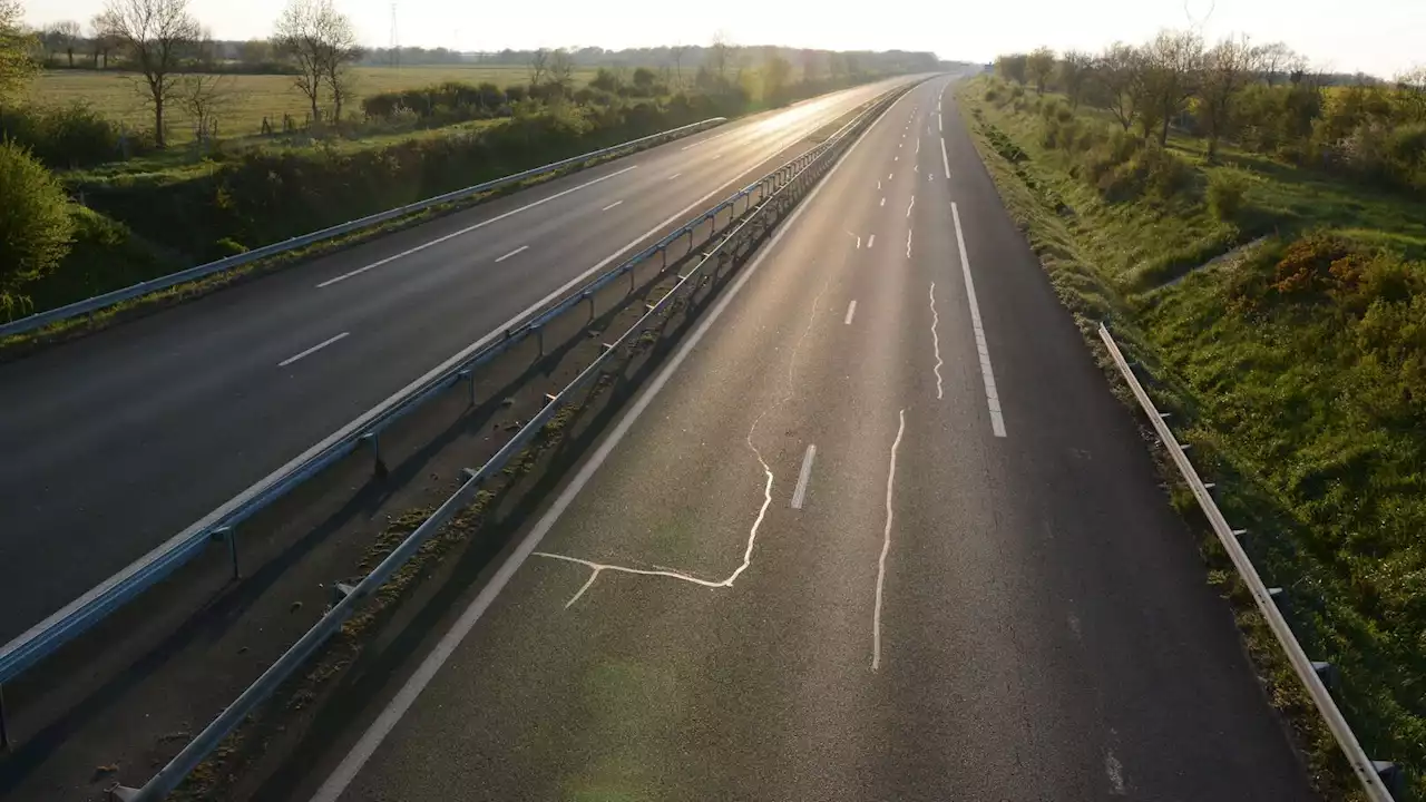 Elle veut punir son fils en plein trajet sur l'autoroute, ce qu'elle fait est intolérable