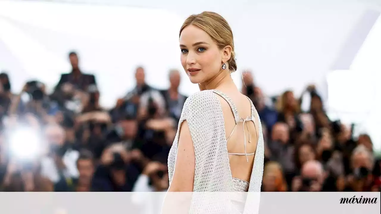 Jennifer Lawrence levou chinelos à passadeira vermelha de Cannes