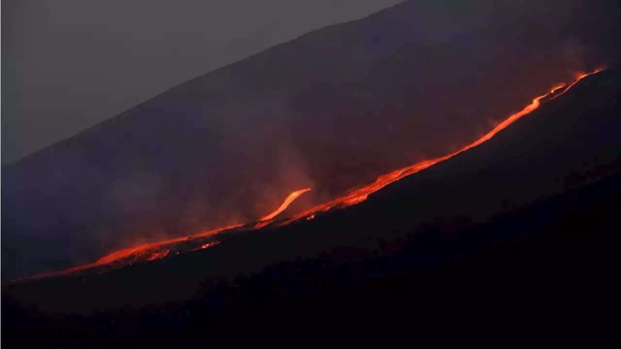 Etna : les images saisissantes du volcan en éruption