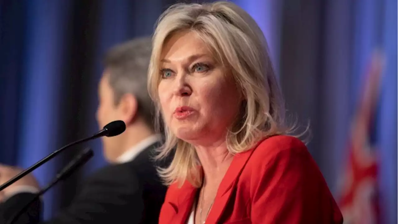 Mississauga mayor Bonnie Crombie planning to seek Ontario Liberal Party leadership