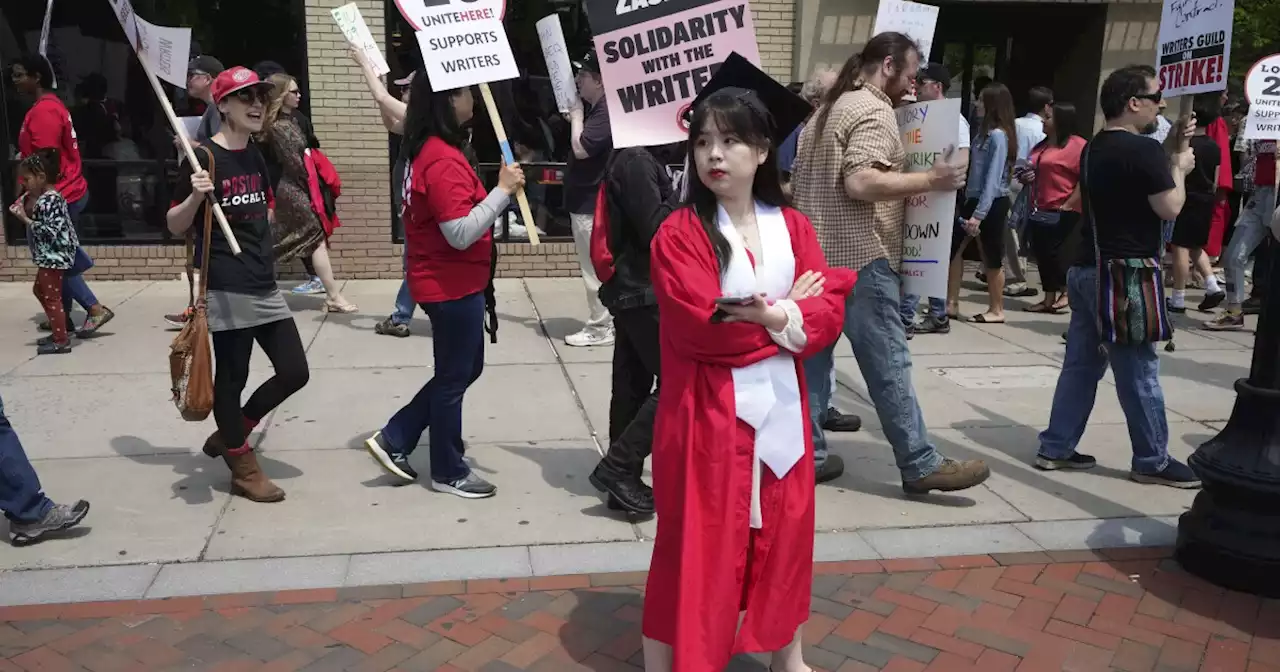 Warner Bros. Discovery CEO heckled during speech by students supporting writers strike