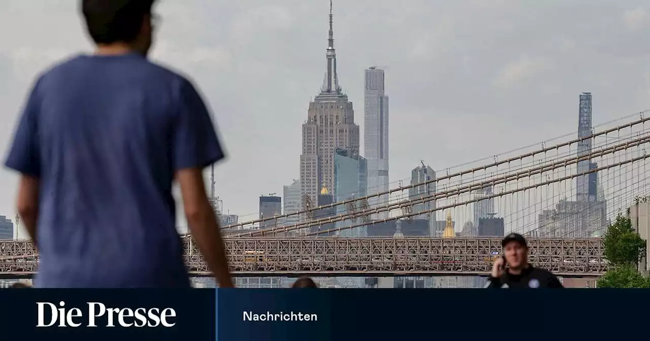 Das Gewicht seiner Hochhäuser lässt New York City sinken