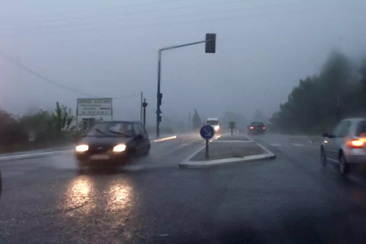 METEO. Grêle, coups de tonnerre, fortes pluies, les orages frappent le Gard avant d'arriver dans l'Hérault