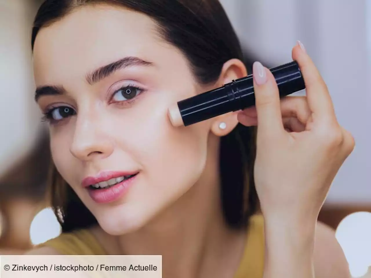 Maquillage : l'astuce de pro pour lifter son regard en quelques secondes