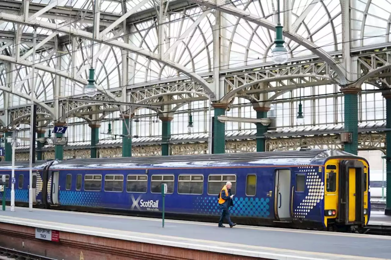 Stabbing victim fled into Glasgow Central and collapsed