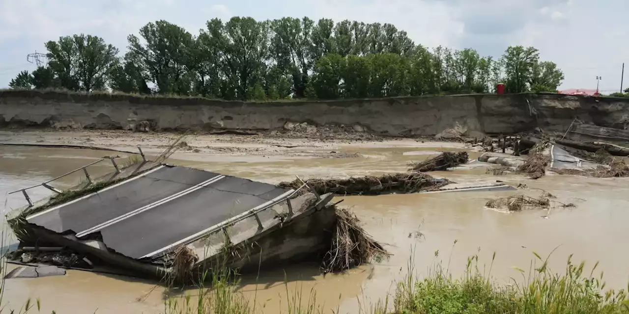 Cos'ha lasciato l'Idice dopo aver travolto il ponte della Motta - Il Post