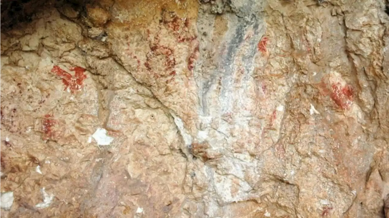 Descubren gracias a un dron uno de los yacimientos artísticos más relevantes del neolítico en las cuevas de Penáguila