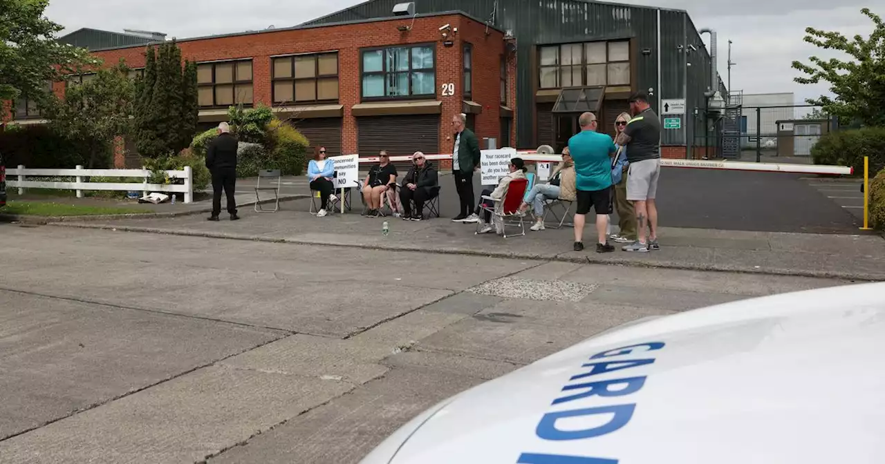 Residents taking turns at blockade near building in Dublin set to house refugees