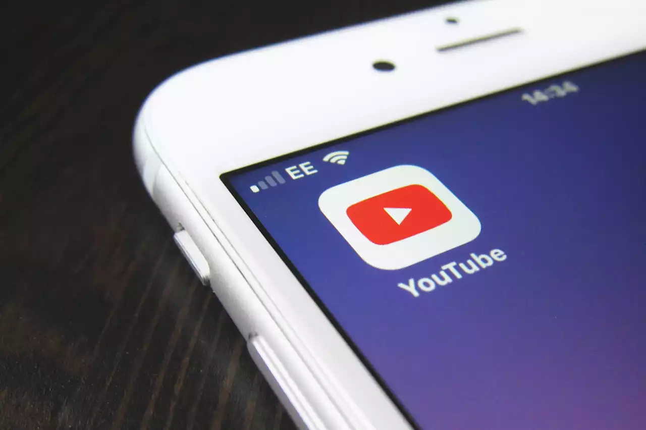 L'algorithme de YouTube recommanderait des vidéos de violences armées aux jeunes fans de jeux vidéo