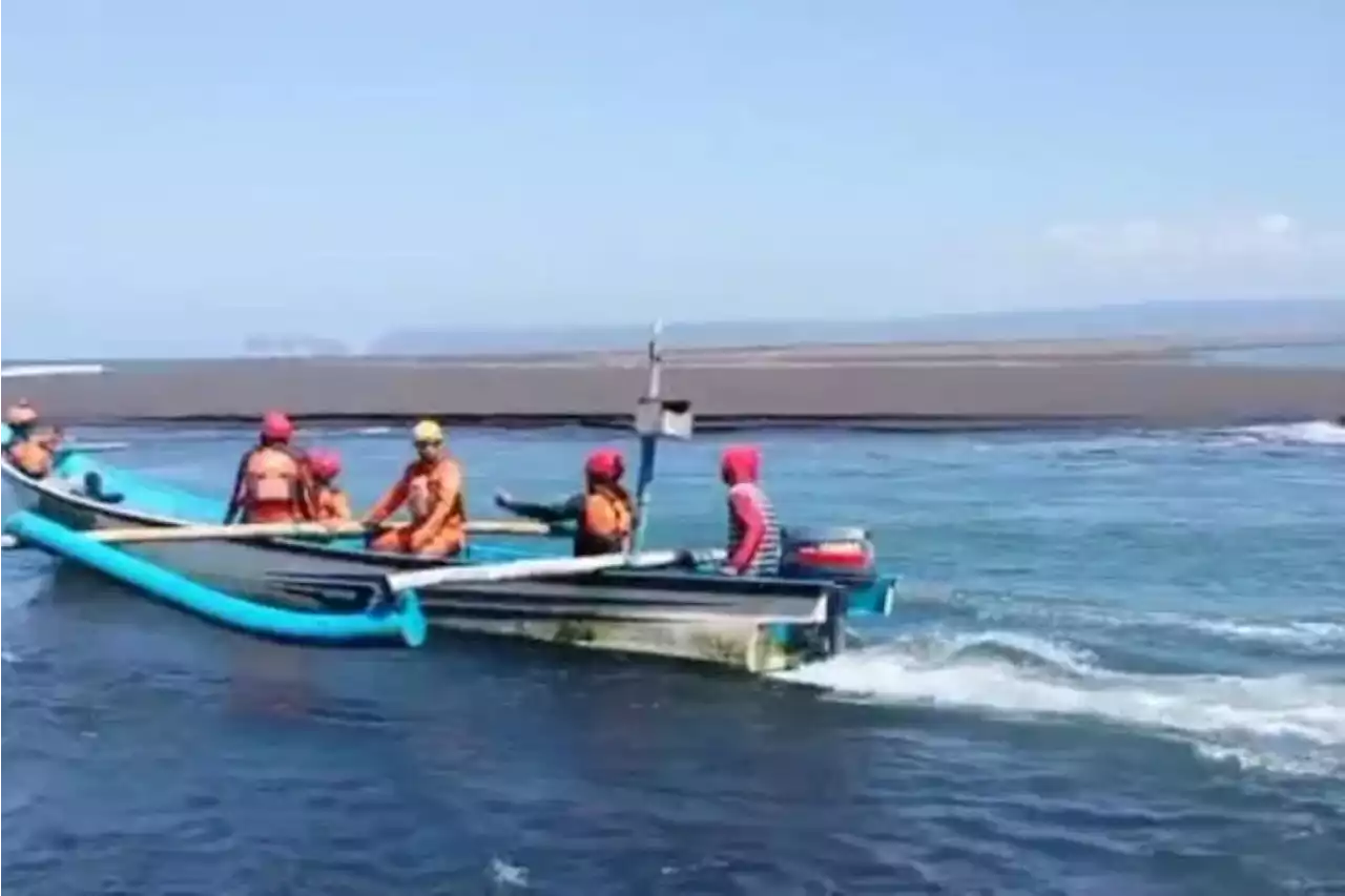 Perahu Terbalik, 2 Nelayan di Jember Hilang Diterjang Ombak