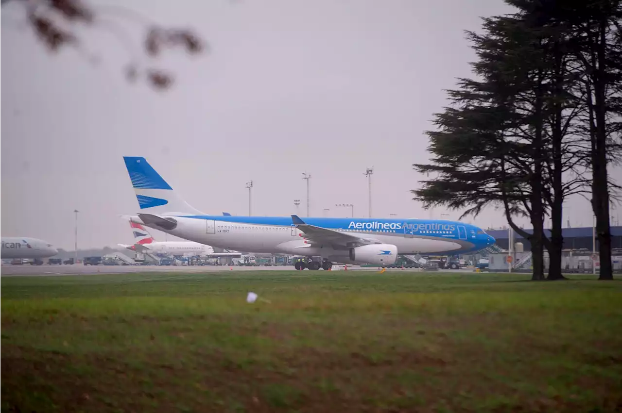 Evacuaron un avión de Aerolíneas Argentinas que iba a Miami por una amenaza de bomba