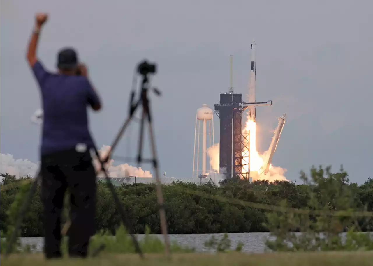 SpaceX, uomo e donna sauditi partiti verso la Iss: è la prima volta