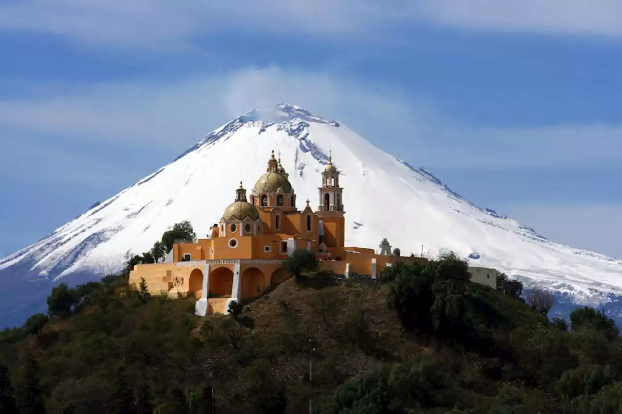 Volcán Popocatépetl 'desaparece' del paisaje ante densa ceniza